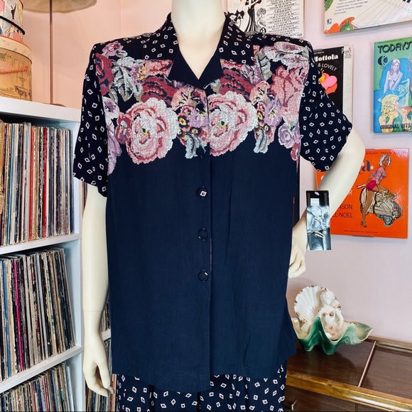 Vintage 80’s Floral Abstract Print Shorts Set - Picture 10 of 14